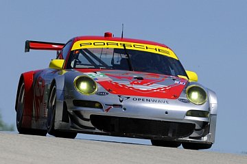 Jörg Bergmeister schnellster Porsche-Pilot