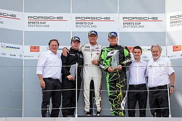 Das Podium des Porsche Sports Cup