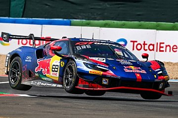 Ferrari (hier Emil Frey Racing) liegt auf Schlagdistanz zur Spitze - Foto: SRO / JEP