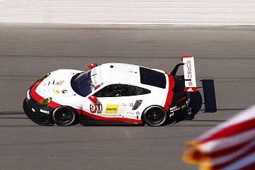Patrick Pilet, Frederic Makowiecki, Dirk Werner im Porsche 911 RSR