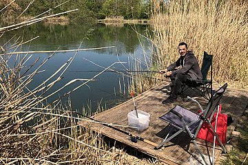 Sven Müller beim Angeln - Foto: Porsche