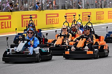 Die LEGO Miniautos bestehen aus 28.000 LEGO Teilen und erreichen Geschwindigkeiten von bis zu 25 km/h - Foto: LEGO