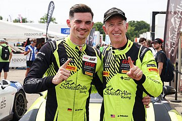 Jay Mo Härtling und Teamkollege David Thilenius - Foto: SRO / JEP