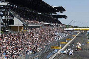 Aston Martin mit AF Racing und HWA in DTM