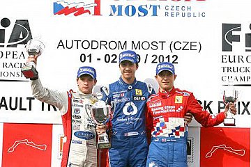 Überlegener Start-Ziel-Sieg von Josh Hill in Most