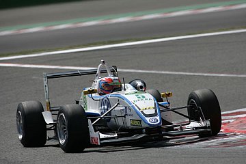 Richie Stanaway siegt in Rennen 2