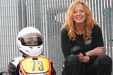 Junior-Pilot Larry ten Voorde mit Mechanikerin Birgit Krauss