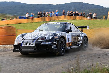 Ruben Zeltner mit Born2Drive Porsche am Start