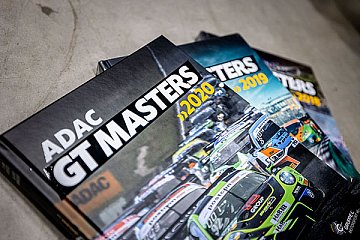 Buchtipp: ADAC GT MASTERS SAISON 2020 ab sofort erhältlich