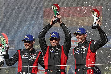Porsche Penske Motorsport fährt aufs Podium