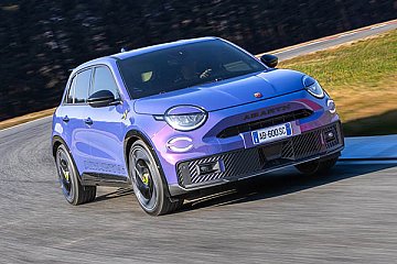 Abarth 600E: Auf der Rennstrecke getestet, bereit für die Straße