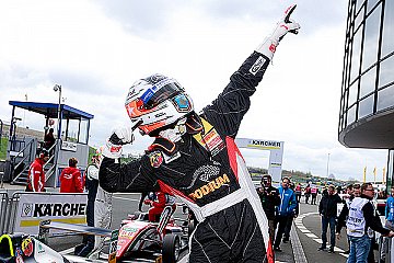 Mawson gewinnt auch das zweite Rennen der ADAC Formel 4
