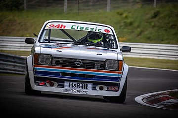 Kurt Thiim schließt sich PROsport Classic an und kehrt auf Rennstrecke zurück
