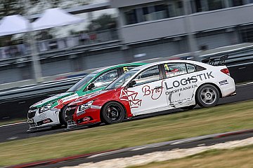 Chevrolet Cruze Eurocup: Wolfgang Kriegl bleibt ungeschlagen