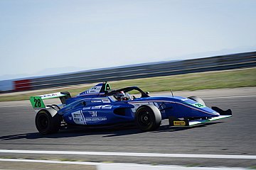 Max Reis vertritt ADAC-Farben in der französischen Formel 4