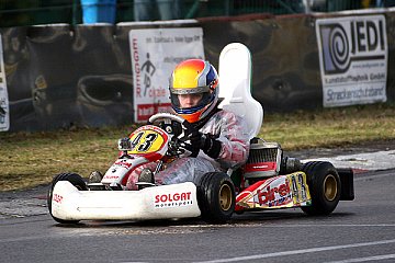 Dennis-Peter Scott eröffnet Saison mit neuem Team