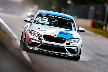 Rallyefahrer Fabian Kreim feiert Sieg im BMW M2 Cup