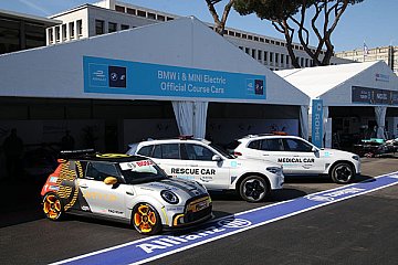 MINI Electric Pacesetter inspired by JCW, Safety Car, BMW iX3 Rescue Car and BMW iX3 Medical Car - Foto: BMW