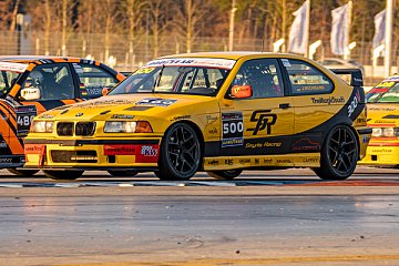 Doppelter Podiumserfolg für Smyrlis Racing im BMW 318ti Cup