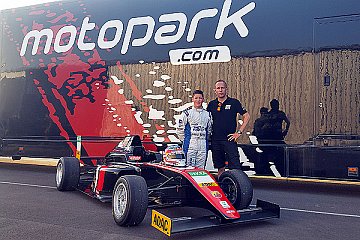 Erfolgreicher Formel-4-Test für Max Hesse