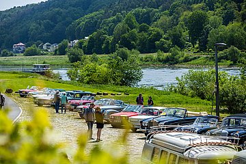 Oldtimer-Fans können das vielfältige Starterfeld der ADAC Deutschland Klassik 2025 an ausgewählten Stationen hautnah und mit Moderation erleben - Foto: ADAC