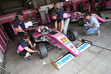 Herausforderndes Wochenende für BWT Mücke Motorsport in Imola