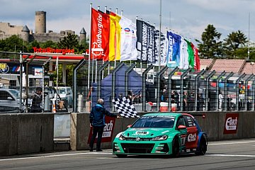 Max Kruse Racing feiert zwei Podiumsplätze bei den 24h Nürburgring