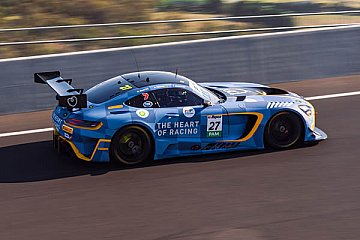 Heart of Racing by SPS zurück am Mount Panorama Circuit