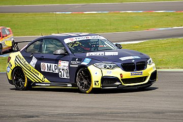 NES500: Dauenhauer jubelt bei Klassensieg am Lausitzring