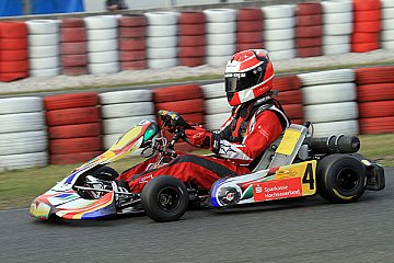 Beule-Kart rast auf ADAC Kart Masters-Podium