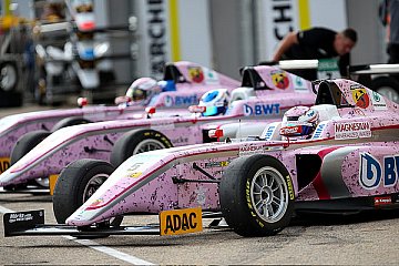 Die Pink Panther von BWT Mücke Motorsport - Foto: Gruppe C GmbH