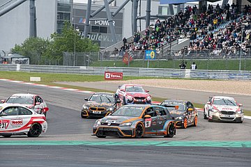24h Nürburgring: turbulenter Zieleinlauf für Sharky-Racing