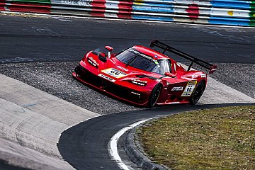 Miklas Born mit Entwicklungsarbeit bei NLS