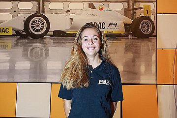 Sophia Flörsch steigt 2016 in die ADAC Formel 4 ein - Foto: ADAC