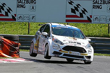 Wolf Racing im Angriffsmodus zum Saisonstart