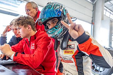 Simon Connor Primm (am PC) und Robin Rogalski bilden das Fahrerduo - Foto: Marko Tarrach