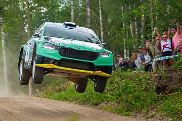 Rallye Estland: WRC2-Doppelsieg für Škoda