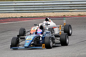 Testfahrten mit der Formel 4 in Oschersleben (Foto: Lena Nesterenko)