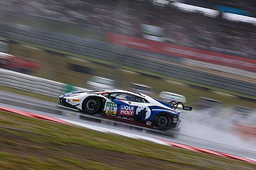 Luca Engstler im #19 Lamborghini Huracán GT3 EVO2 (Lamborghini Team LIQUI MOLY by GRT) - Foto: Axel Weichert