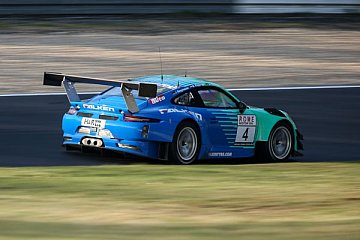 Spektakulärer Saisonauftakt für FALKEN auf dem Nürburgring