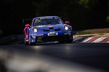 Max Schlichenmeier mit Sorg Rennsport auf dem Podium bei NLS 7