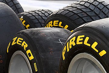 Regenreifentest: Pirelli setzt Circuit Paul Ricard unter Wasser