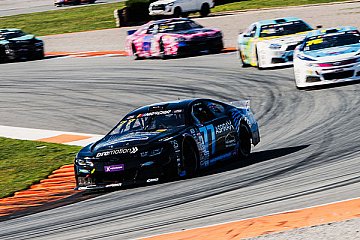 Beitske Visser beim Saisonstart in der NASCAR Euro Series - Foto: Team