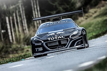 Der V6-Biturbomotor sorgt für den nötigen Schub im Peugeot 208 T16 Pikes Peak - Foto: Peugeot