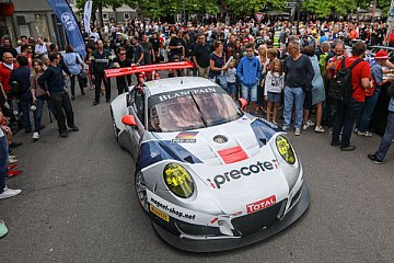 In der Innenstadt von Spa konnten die Fans alle teilnehmenden Fahrzeuge von Nahem bestaunen - Foto: Gruppe C Photography