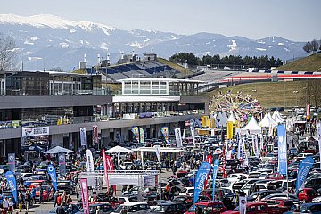 PS-Fans wärmen Red-Bull-Ring-Asphalt auf