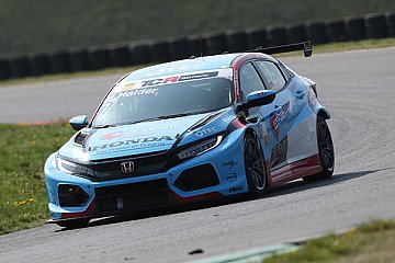 Honda-Pilot Mike Halder macht das Tempo beim Vorsaisontest
