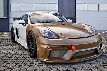 Rennwagen mit Karosseriekomponenten aus nachwachsenden Rohstoffen