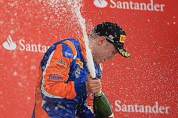 Lancaster sprintet zum Sieg in Silverstone