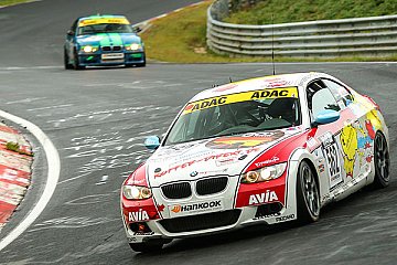 Peter Mergell und Karsten Krämer fuhren bei den Produktionswagen bis 2500 ccm im BMW 325i auf den sechsten Rang 